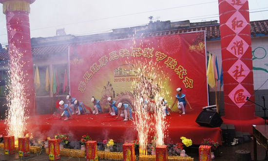 摩尼镇举办2012年"迎新春文艺演出"活动(图3)