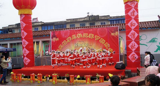 摩尼镇举办2012年"迎新春文艺演出"活动(图2)