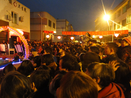 叙永赤水：小镇“春晚”&nbsp;群众盛赞(图1)