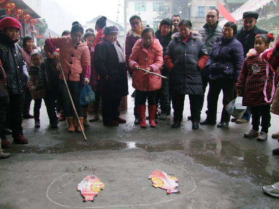 威达公司员工高高兴兴过新年(图2)