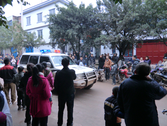 水尾派出所15小时破抢车案(图3)