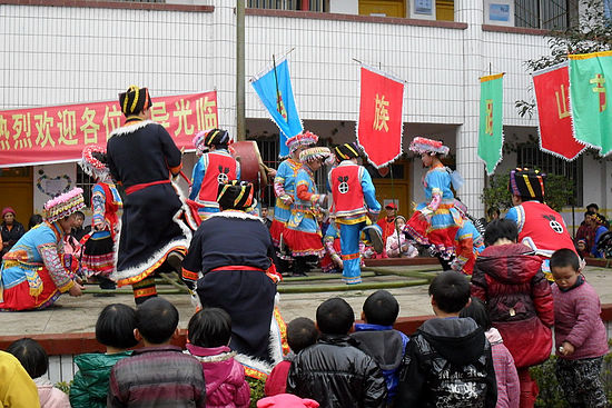 泸州合江：欢歌笑语踩山节&nbsp;苗汉一家迎新春(图6)