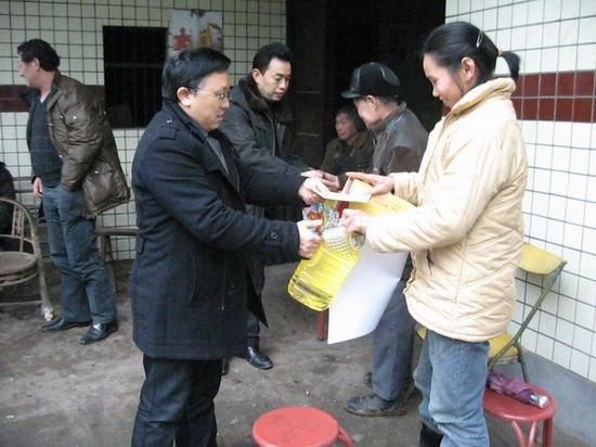 纳溪计生宣传惠民生&nbsp;“四关”活动群众叫好(图1)