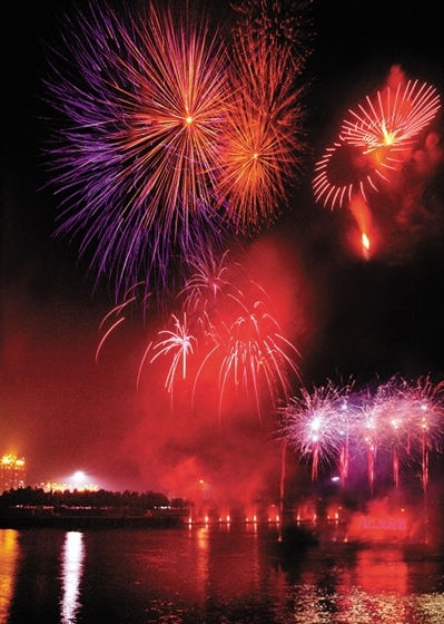 龙年元宵节——上万枚礼花将点亮甜城(图1) 龙年元宵节——上万枚礼花将点亮甜城(图1)