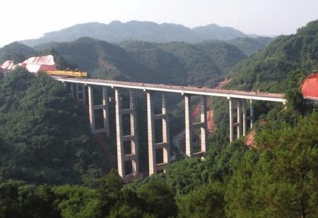 1小时车程收费60元？&nbsp;网友质疑纳黔高速收费高(图1)