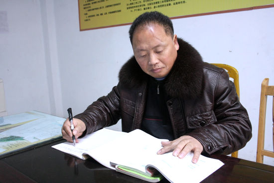 纳溪龙车:愿孩子们2012年学习更安心、更开心(图1) 纳溪龙车:愿孩子们2012年学习更安心、更开心(图1)