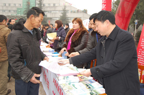 泸县春风行动帮助求职人员实现家门口就业(图3) 泸县春风行动帮助求职人员实现家门口就业(图3)