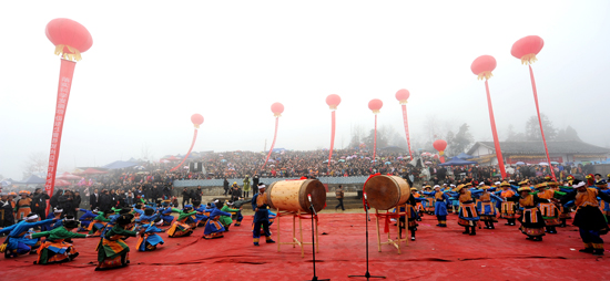 数万苗族同胞&nbsp;古蔺大寨“踩山”过节(图7)
