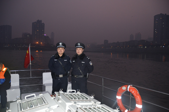 长航泸州公安全力守护元宵节水域平安(图4)