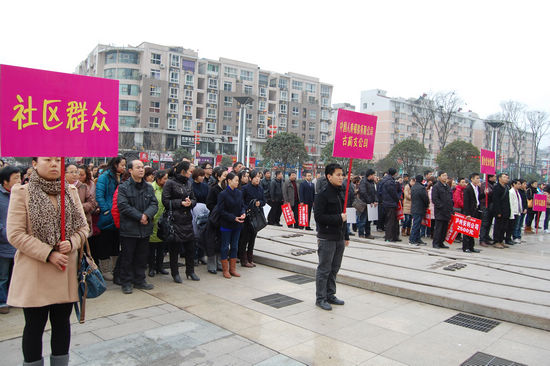 泸州：团委携手郎酒&nbsp;“共青水池”为旱区解渴(图3)