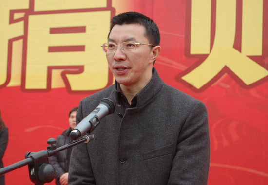 泸州：团委携手郎酒&nbsp;“共青水池”为旱区解渴(图4)