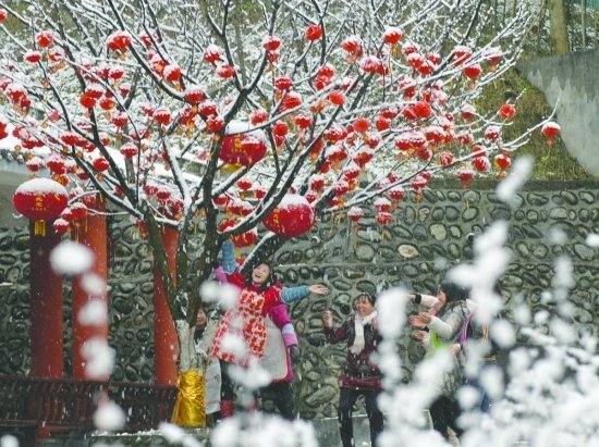 四川多地飞雪迎春&nbsp;华蓥山景区积雪超5cm(图2)