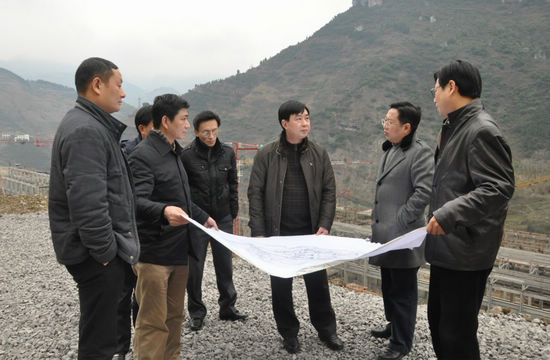 泸州市委副秘书长姚福康调研二郎名酒名镇建设工作(图1)