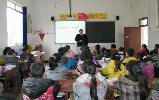 合江印子小学开展"珍爱生命,拒绝毒品"主题教育活动