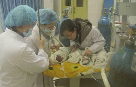 奇迹 宜宾42岁高龄产妇生下五胞胎(图1) 奇迹 宜宾42岁高龄产妇生下五胞胎(图1)