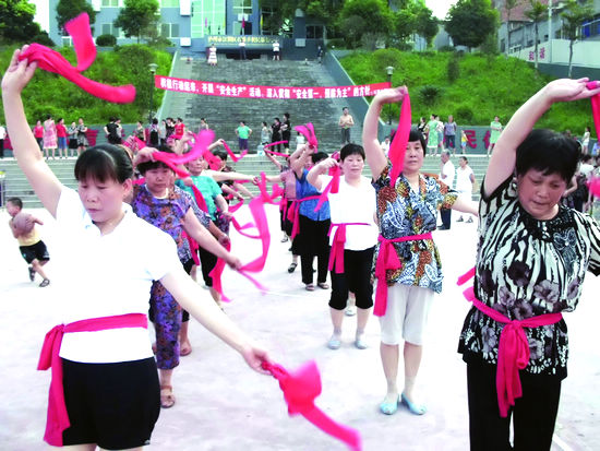 石寨乡:打造泸州"汇通三市"靓丽"西窗口"(图1) 石寨乡:打造泸州"汇通三市"靓丽"西窗口"(图1)