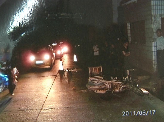 无情车祸夺走儿子儿媳生命&nbsp;事故救助金助老母渡难关(图1)