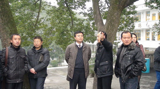 泸州市教育局检查叙永二中高三毕业班教育教学工作(图2)