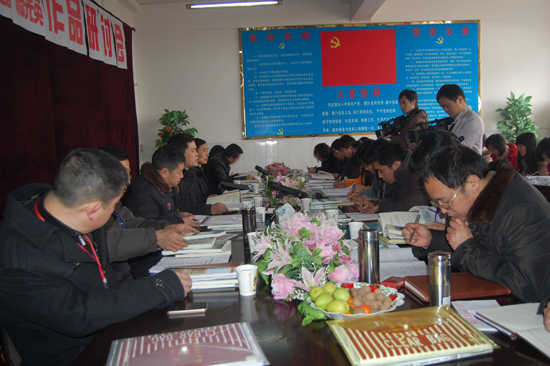 为“教师作家群”专门召开作品研讨会&nbsp;泸州首次(图3)