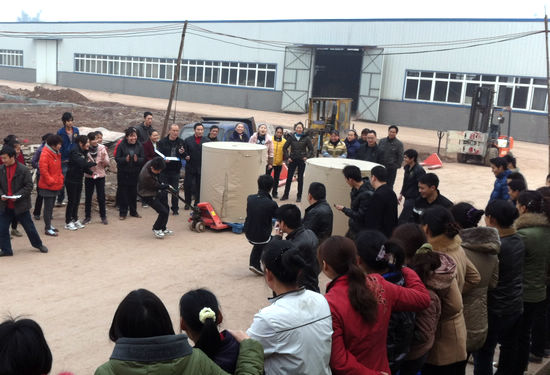 健康运动技能比拼 联亿包装举办首届趣味运动会(图2) 健康运动技能比拼 联亿包装举办首届趣味运动会(图2)