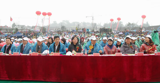 江阳区“踏青节”开幕 掀起酒城近郊旅游热(图5) 江阳区“踏青节”开幕 掀起酒城近郊旅游热(图5)