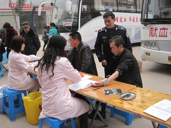 牛滩镇:无偿献血 奉献爱心(图1) 牛滩镇:无偿献血 奉献爱心(图1)