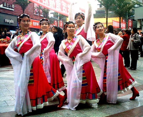 叙永老人歌舞娱乐文明迎“三八”(图4)