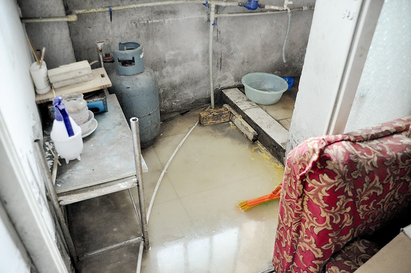 门面被淹&nbsp;解决成难题(图1)