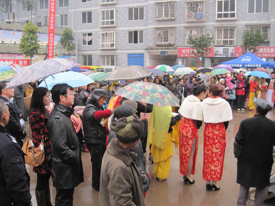 送文化到基层演出走进牛滩(图3)