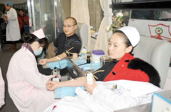 泸州医学院附属医院组织开展无偿献血活动(图3)