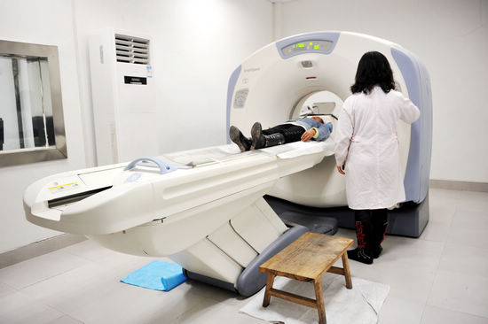 又一台多层螺旋CT在泸医附院门诊部正式投入使用(图1)