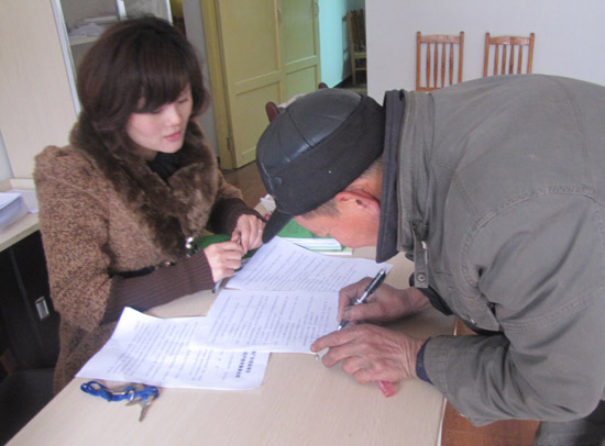 泰安镇：签定技术合同&nbsp;助农业技术推广(图1)