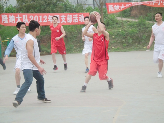 胡市镇：政企联谊赛&nbsp;篮球作“媒”&nbsp;增感情(图3)