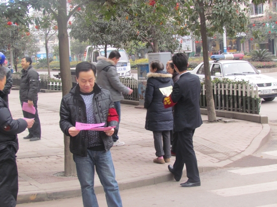 合江:警民共筑交通安全防护墙(图2) 合江:警民共筑交通安全防护墙(图2)