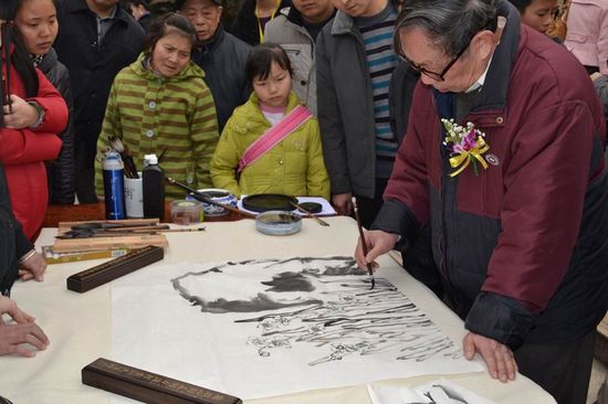 四川博物巡展&nbsp;泸州文化亲民(图3)