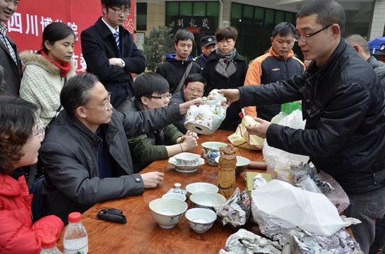 四川博物巡展&nbsp;泸州文化亲民(图2)