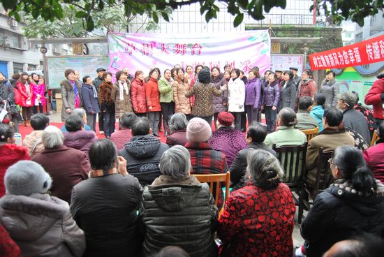 大山坪街道：草根大舞台&nbsp;巾帼展风采(图1)