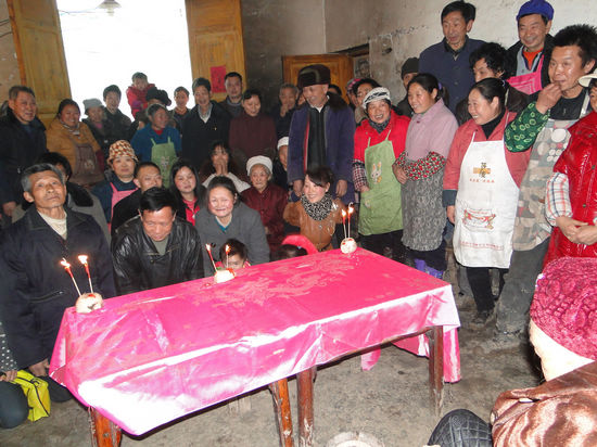 叙永：五代同堂贺百岁寿星(图3)