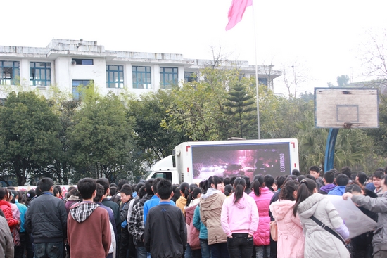 叙永交警深入开展“护卫天使”宣传活动(图3)