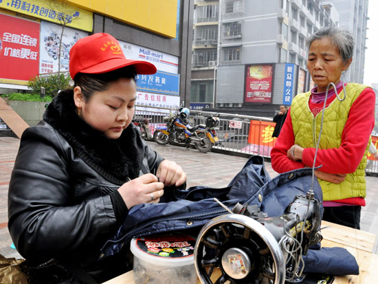 龙马潭区：万名“活雷锋”服务城乡群众(图6)