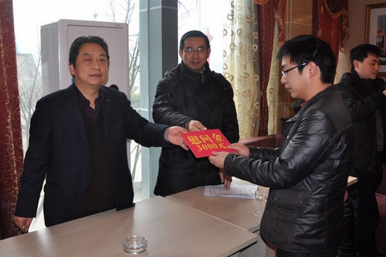 叙永工会开展学雷锋送法律维权益活动(图2) 叙永工会开展学雷锋送法律维权益活动(图2)