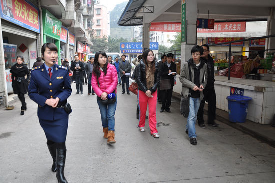 大山坪街道：“巴蜀万里行”采访团走进大山坪街道(图1)