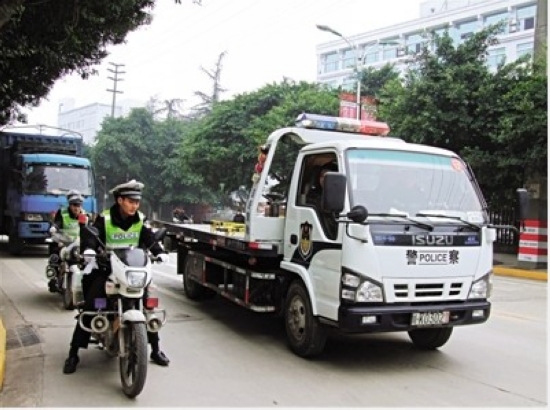 内江:让城市交通更平安更畅通(图1) 内江:让城市交通更平安更畅通(图1)
