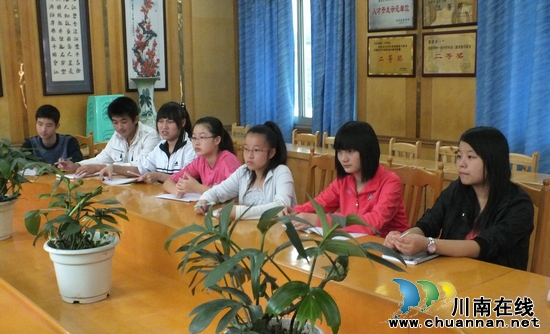 宜宾:赴美研修教师指点迷津&nbsp;共塑阳光心态战高考(图2)