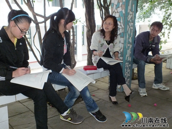 宜宾:赴美研修教师指点迷津&nbsp;共塑阳光心态战高考(图4)