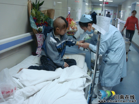 白米乡：脑瘤惹悲情&nbsp;&nbsp;人间传大爱(图3)