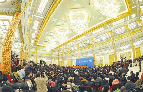 十一届全国人大五次会议闭幕&nbsp;温家宝答中外记者问(图2)