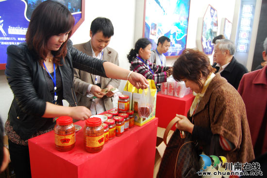 “中国白酒金三角”2012酒博会开展(图20)