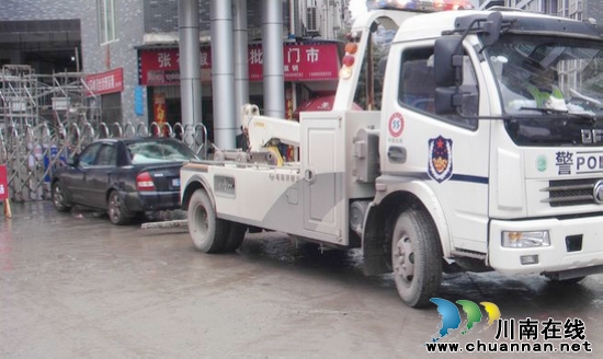 古蔺交警:严打违章停车 保交通安全(图1) 古蔺交警:严打违章停车 保交通安全(图1)