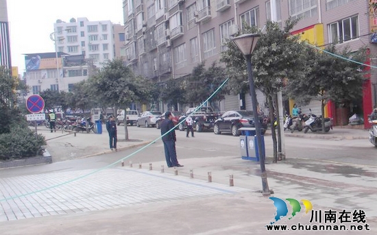 古蔺交警:严打违章停车 保交通安全(图2) 古蔺交警:严打违章停车 保交通安全(图2)
